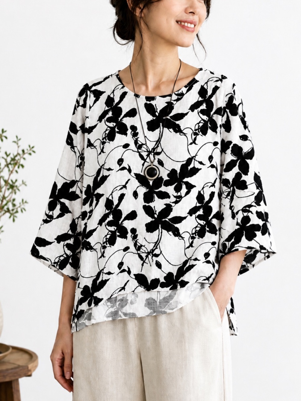 NWOT CTC 100% linen Black & White Floral 3/4 sleeve Top Made in USA